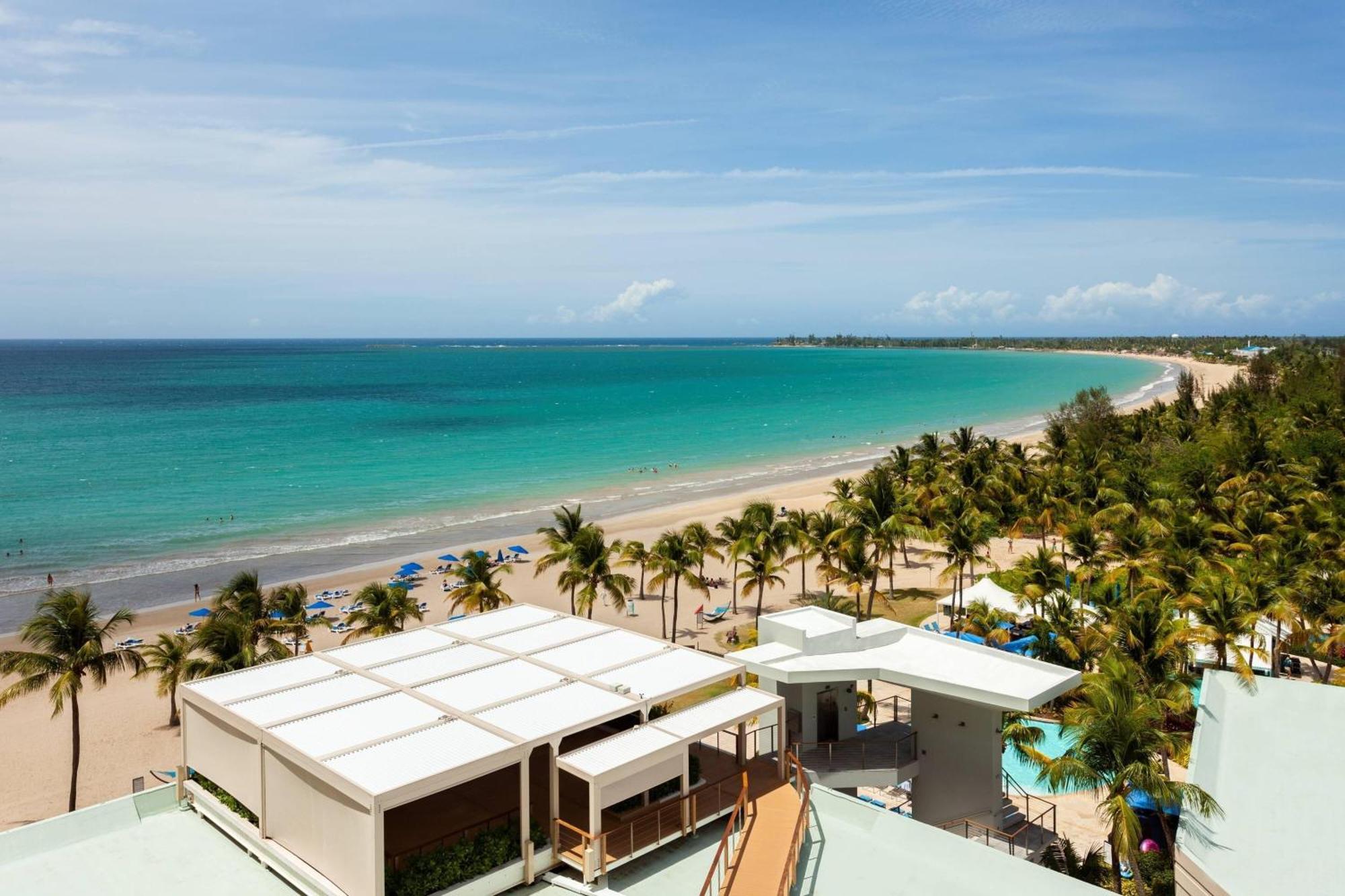 Courtyard By Marriott Isla Verde Beach Resort Сан-Хуан Экстерьер фото